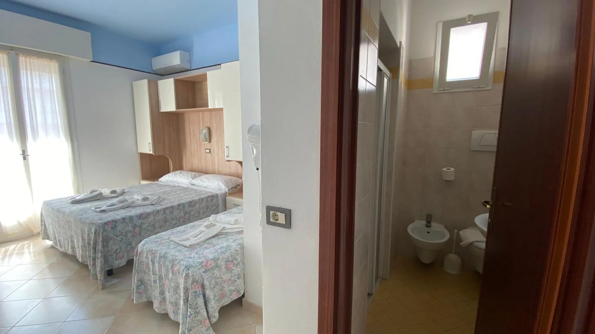 Hotel Nanni Garni Rimini 2*,