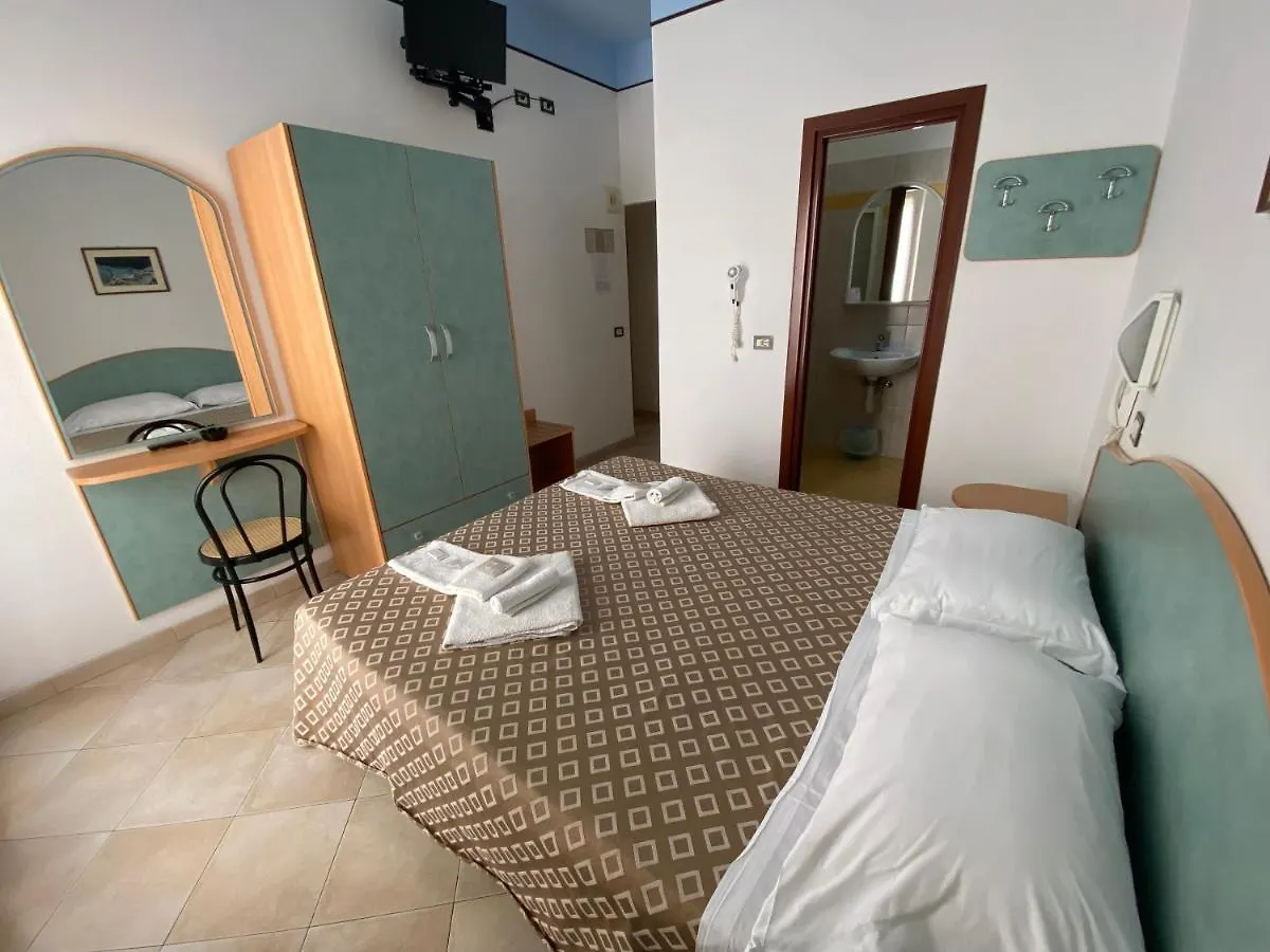** Alojamento de Acomodação e Pequeno-almoço Hotel Nanni Garni Rimini Itália